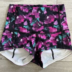 Lululemon shorts size 4